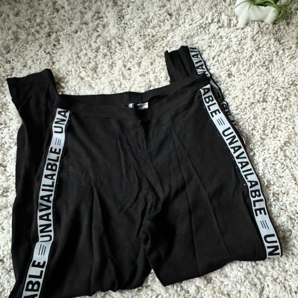 H&M divided black-and-white color block, unavailable street trending leg…